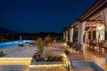 4-Bedroom Villa in Mutnik, Croatia with Pool