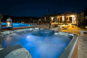 4-Bedroom Villa in Mutnik, Croatia with Pool