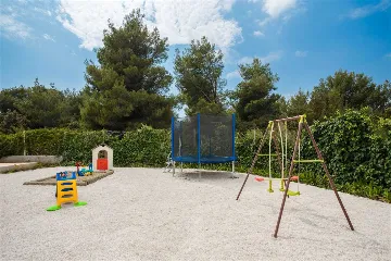 4-Bedroom Villa in Mutnik, Croatia with Pool