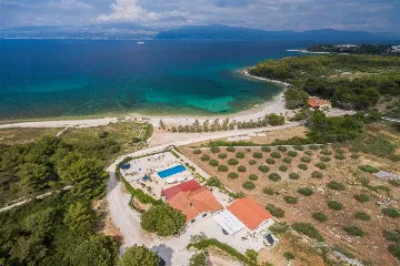 4-Bedroom Villa in Mutnik, Croatia with Pool