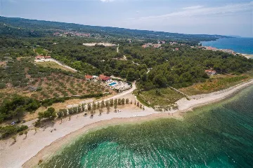4-Bedroom Villa in Mutnik, Croatia with Pool