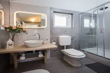 4-Bedroom Villa in Mutnik, Croatia with Pool