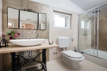 4-Bedroom Villa in Mutnik, Croatia with Pool