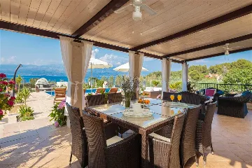 4-Bedroom Villa in Mutnik, Croatia with Pool