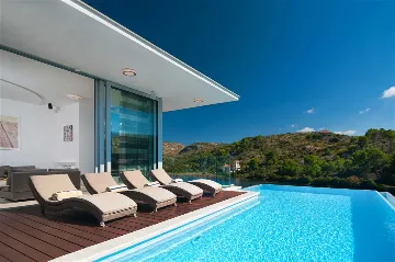 Bobovisce Villa with Heated Pool for 10 Guests