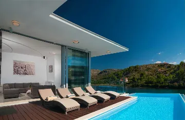 Bobovisce Villa with Heated Pool for 10 Guests