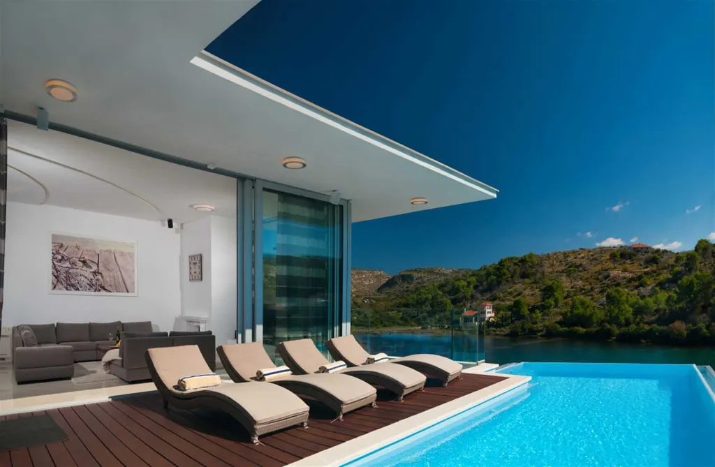 Bobovisce Villa with Heated Pool for 10 Guests