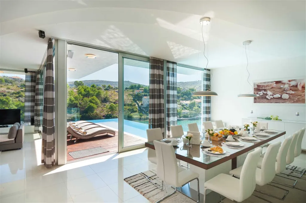 Bobovisce Villa with Heated Pool for 10 Guests