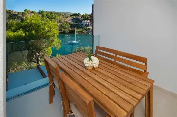 Bobovisce Villa with Heated Pool for 10 Guests