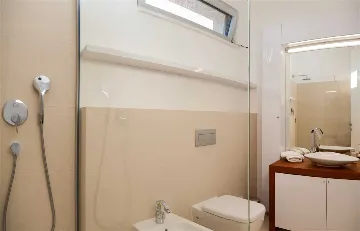 Bobovisce Villa with Heated Pool for 10 Guests