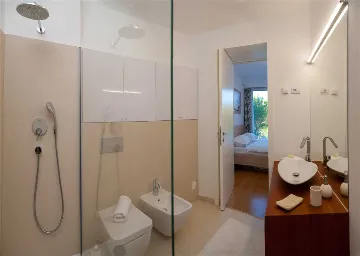 Bobovisce Villa with Heated Pool for 10 Guests