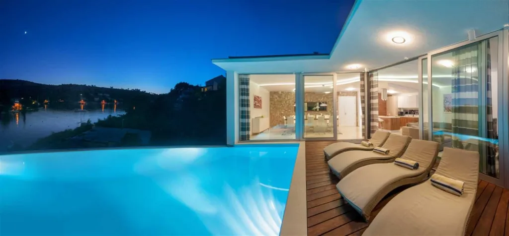 Bobovisce Villa with Heated Pool for 10 Guests