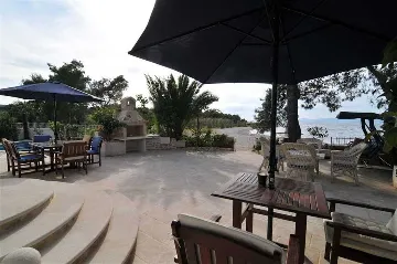 Beachfront Villa in Mirca for Up to 8 Guests