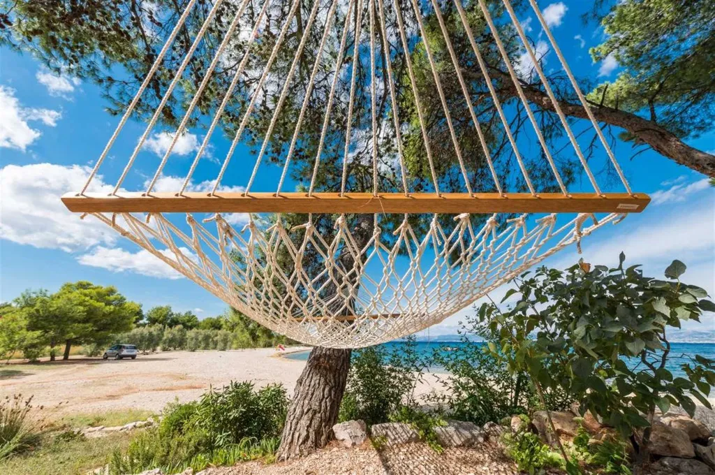 Beachfront Villa in Mirca for Up to 8 Guests