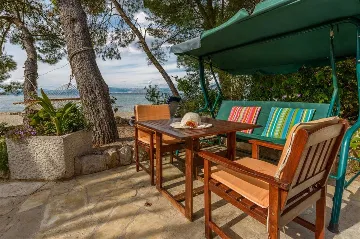 Beachfront Villa in Mirca for Up to 8 Guests