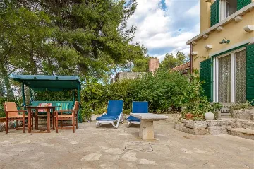 Beachfront Villa in Mirca for Up to 8 Guests