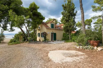 Beachfront Villa in Mirca for Up to 8 Guests