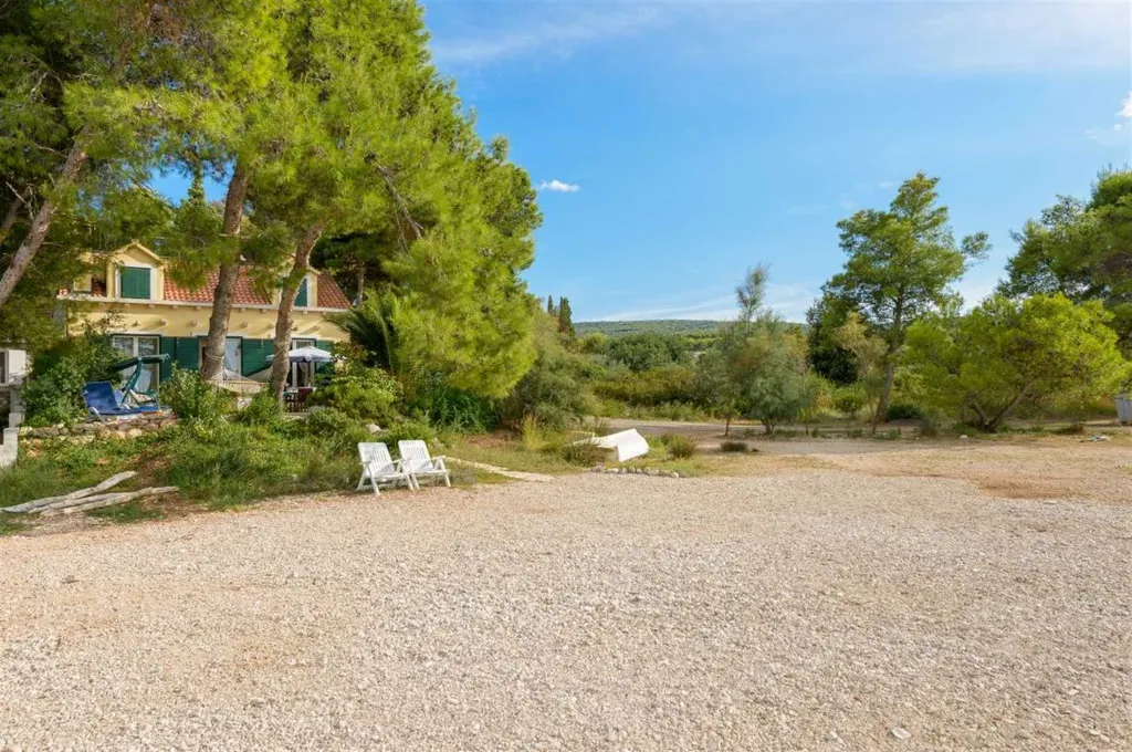 Beachfront Villa in Mirca for Up to 8 Guests