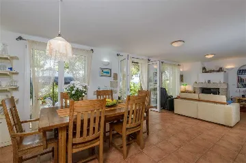 Beachfront Villa in Mirca for Up to 8 Guests