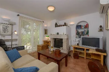 Beachfront Villa in Mirca for Up to 8 Guests