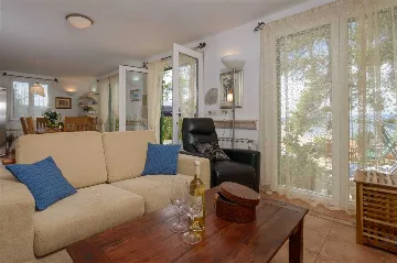 Beachfront Villa in Mirca for Up to 8 Guests