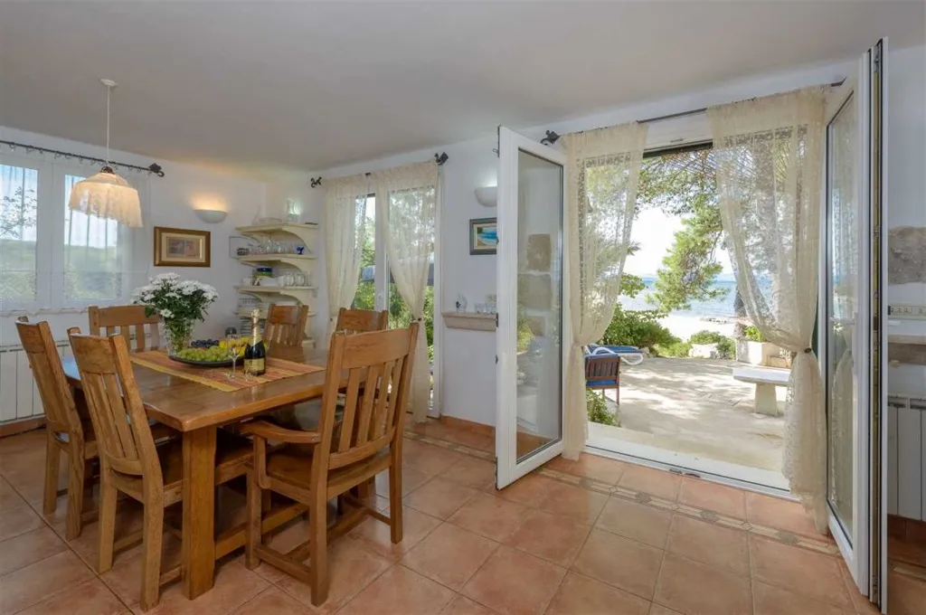 Beachfront Villa in Mirca for Up to 8 Guests