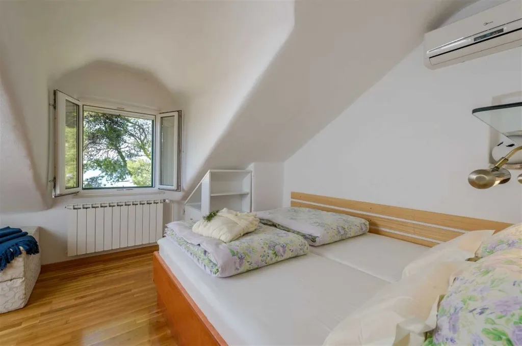 Beachfront Villa in Mirca for Up to 8 Guests