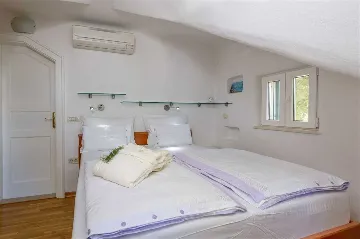 Beachfront Villa in Mirca for Up to 8 Guests