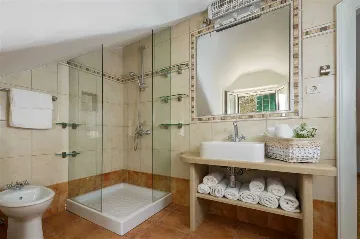 Beachfront Villa in Mirca for Up to 8 Guests