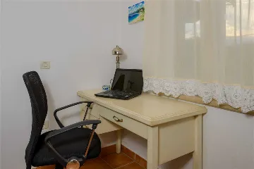 Villa in Mirca for 10 Guests with Pool & Sauna