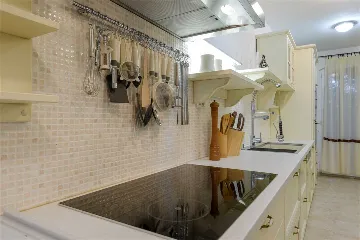 Villa in Mirca for 10 Guests with Pool & Sauna