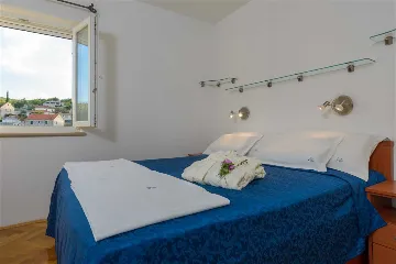 Villa in Mirca for 10 Guests with Pool & Sauna