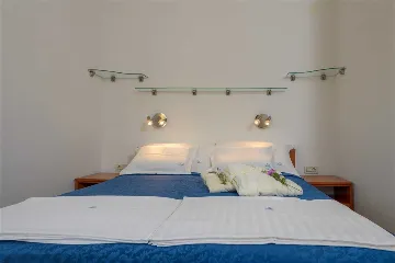 Villa in Mirca for 10 Guests with Pool & Sauna