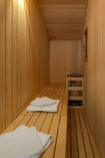 Villa in Mirca for 10 Guests with Pool & Sauna