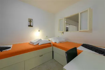 Villa in Mirca for 10 Guests with Pool & Sauna