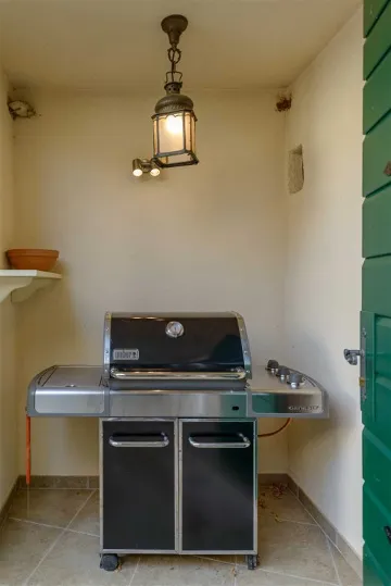 Villa in Mirca for 10 Guests with Pool & Sauna