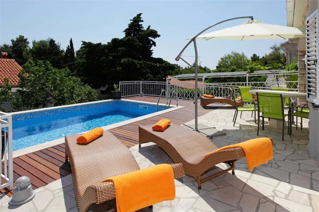 Bol Pool Villa Near Zlatni Rat Promenade