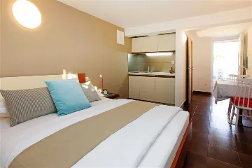 Bol Pool Villa Near Zlatni Rat Promenade