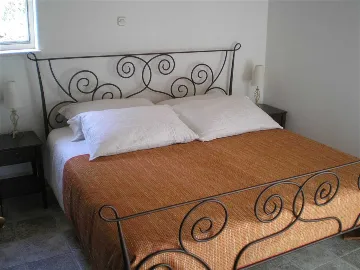 3-Bedroom Villa in Mirca (6–8 Guests)