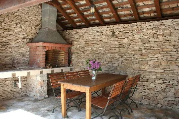 3-Bedroom Villa in Mirca (6–8 Guests)