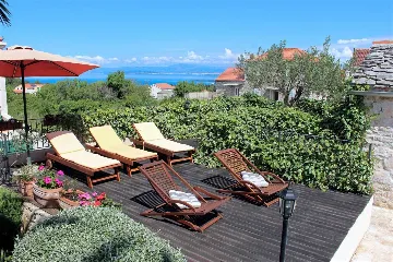 3-Bedroom Villa in Mirca (6–8 Guests)