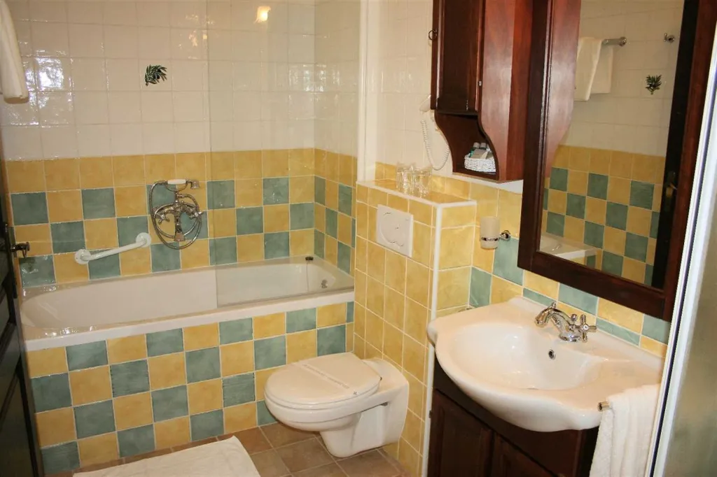 3-Bedroom Villa in Mirca (6–8 Guests)
