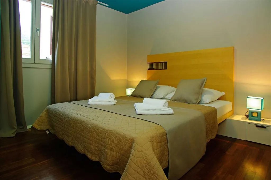 Air-Conditioned 3-Bedroom Apartment in Bol for 6
