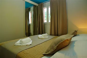 Air-Conditioned 3-Bedroom Apartment in Bol for 6