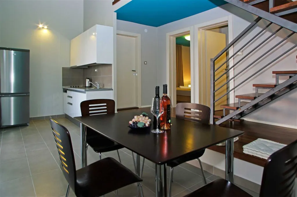 Air-Conditioned 3-Bedroom Apartment in Bol for 6