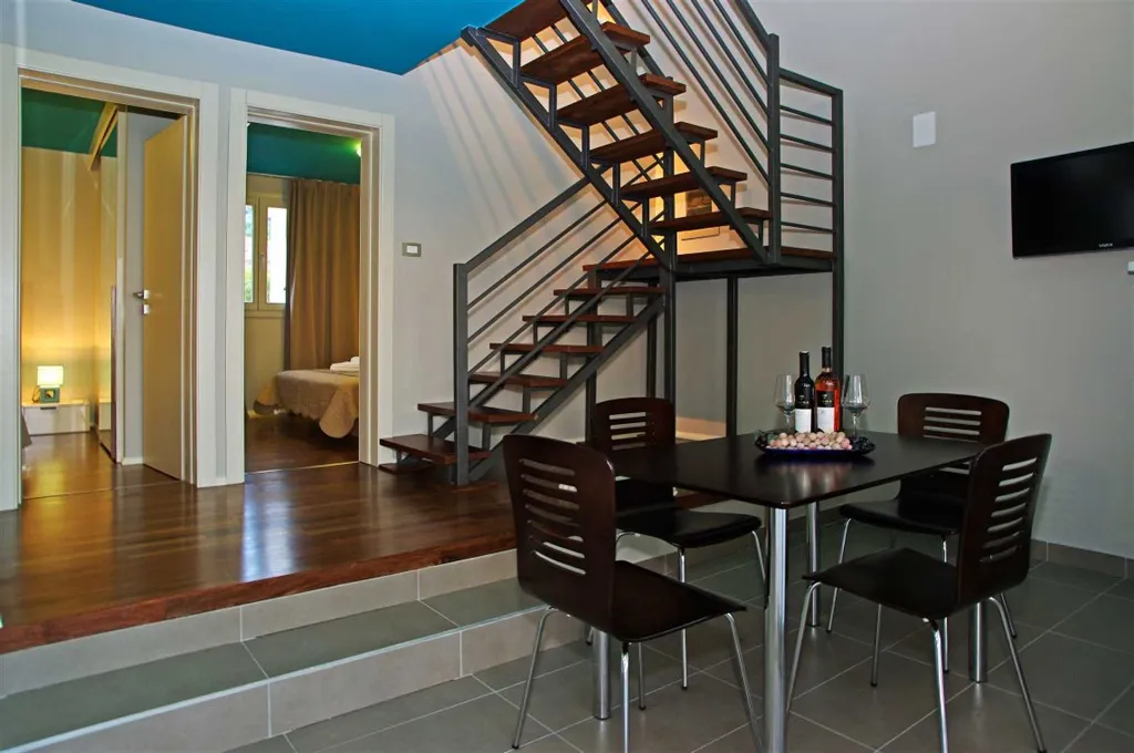 Air-Conditioned 3-Bedroom Apartment in Bol for 6