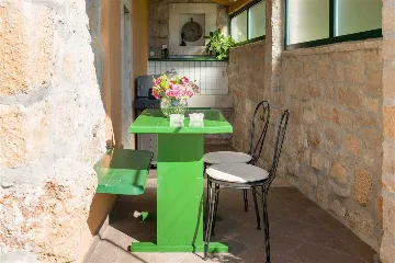 Air-Conditioned 2-Bedroom Villa with Pool in Bol