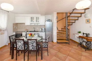 Air-Conditioned 2-Bedroom Villa with Pool in Bol