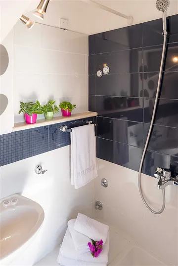 Air-Conditioned 2-Bedroom Villa with Pool in Bol