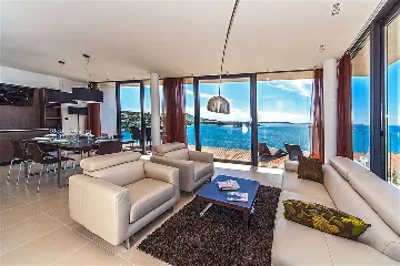 3-Bedroom Apartment for 6 Guests in Primošten
